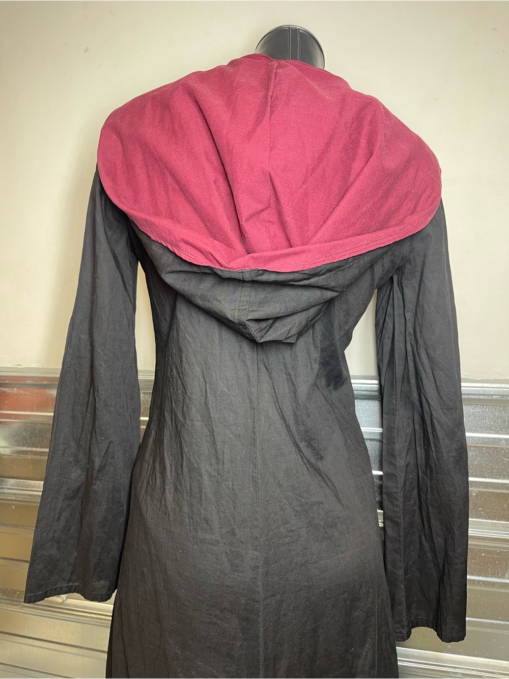 Vintage 1970s Gothic Hooded Cape Cloak Black Medieval Renaissance Fair Vampire - Picture 12 of 16